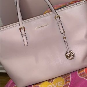 Light pink MK Tote w/ dust bag